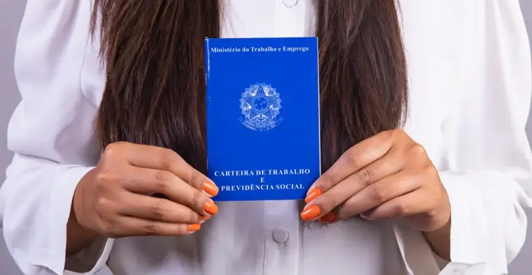 Como Deixar a Burocracia do CLT para Trás e Se Tornar Pessoa Jurídica de Forma Simples e Sem Erros